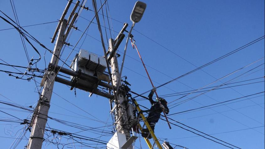 Anuncian corte de luz este sábado en varias comunas de Santiago: “Puede durar varias horas”