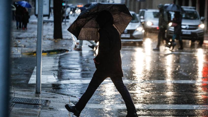 Con la llegada del tren de sistemas frontales: ¿a qué hora comenzarán las lluvias en Santiago?