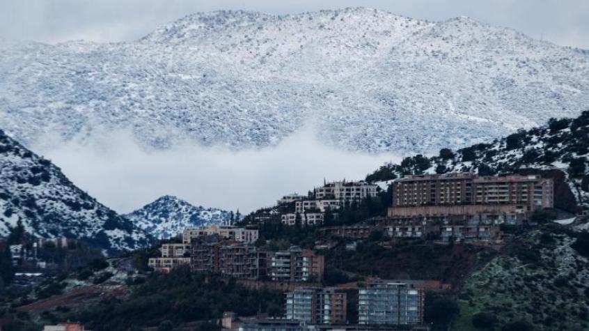 No solo lluvia: la nieve podría acercarse más de lo habitual a Santiago