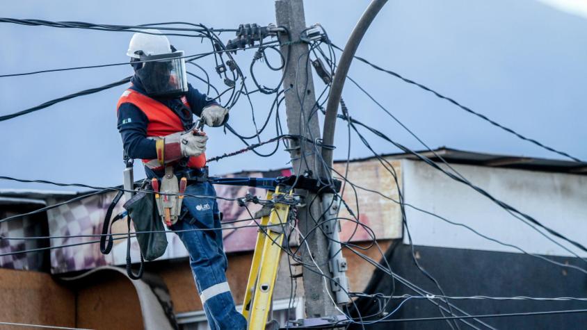 Corte de luz en la RM: revisa las comunas que estarán sin suministro eléctrico este viernes
