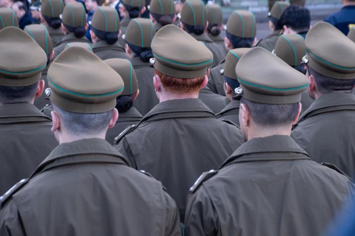 Carabineros ofrece 175 empleos para civiles con sueldos de hasta $3 millones: revisa los cargos disponibles