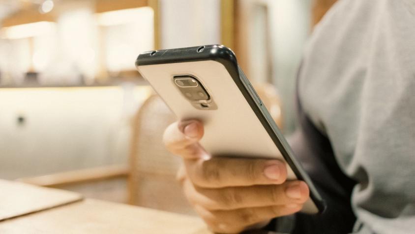 Para reforzar conectividad en medio de lluvias: conoce cómo activar el Roaming de Emergencia en tu celular