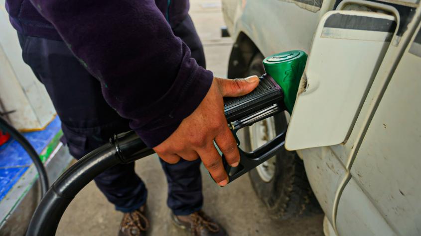 Dónde encontrar la bencina más barata tras el alza de los combustibles: revisa los precios por sector
